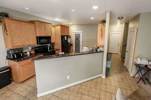 Other - 445 N N 9th St, Central Point, OR 97502 photo 2 of 5