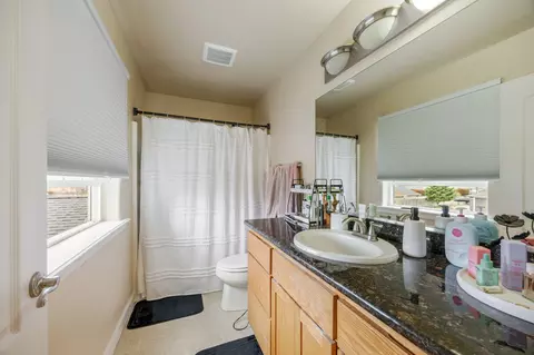 Bath - 445 N N 9th St, Central Point, OR 97502 photo 2 of 3