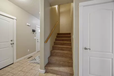 Entry Way - 445 N N 9th St, Central Point, OR 97502 photo 4 of 5