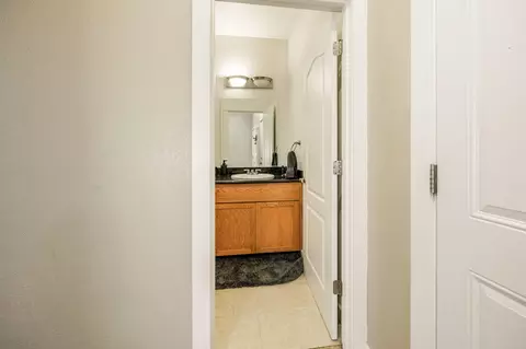 Entry Way - 445 N N 9th St, Central Point, OR 97502 photo 3 of 5