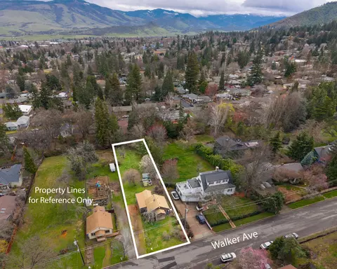 826 Walker Ave, Ashland, OR 97520