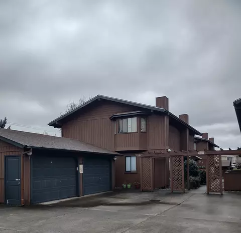 412 NE Anderson St #A, Grants Pass, OR 97526