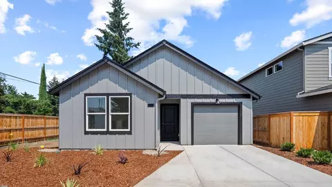 544 Dawn Ct #28, Medford, OR 97501