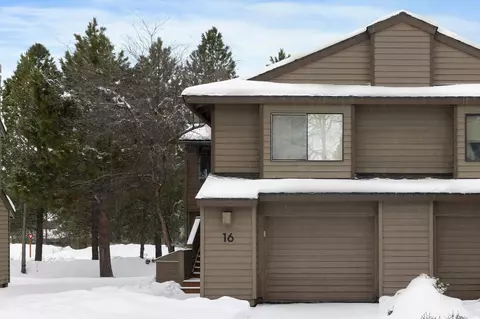 17760 W Core Rd #16, Sunriver, OR 97707