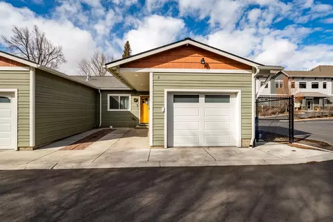 1738 NE 4th St #3, Bend, OR 97701 photo 2