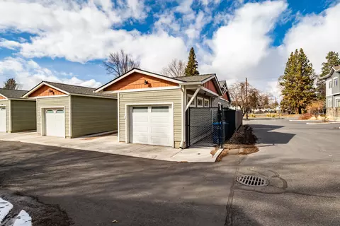 1738 NE 4th St #3, Bend, OR 97701 photo 4