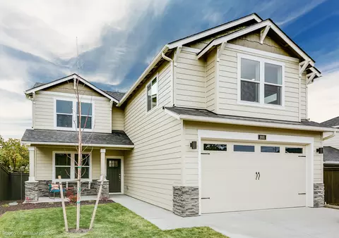 773 NW Walnut Ave #72, Redmond, OR 97756