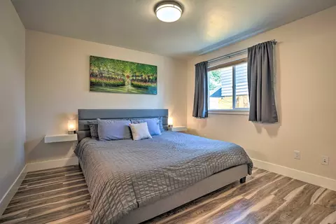 Bedroom - 1738 NE 4th St #2, Bend, OR 97701 photo 2 of 11