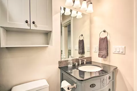 Bath - 1738 NE 4th St #2, Bend, OR 97701 photo 2 of 3