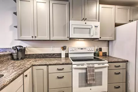 Kitchen - 1738 NE 4th St #2, Bend, OR 97701 photo 2 of 4