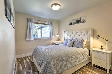 Bedroom - 1738 NE 4th St #2, Bend, OR 97701 photo 6 of 11