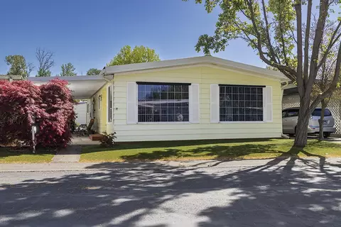 2252 Table Rock Rd #SPC 220, Medford, OR 97501