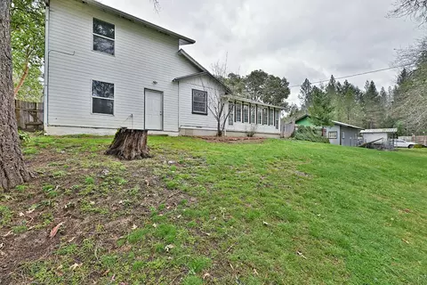 3721 Elk Ln, Grants Pass, OR 97527