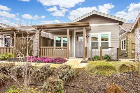 166 Mountain View Dr, Ashland, OR 97520