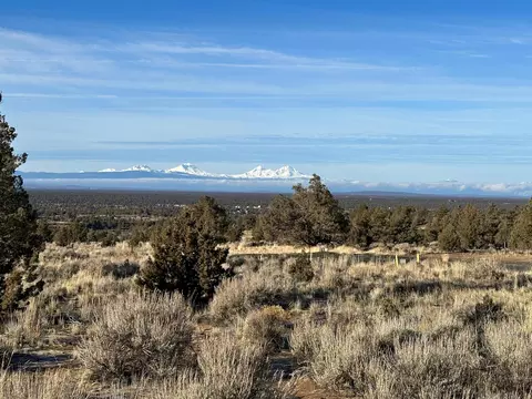 paragon court #HOME 739, Powell Butte, OR 97753