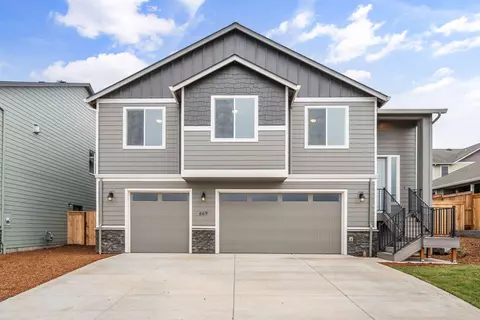 669 Old Waverly Way #20, Eagle Point, OR 97524