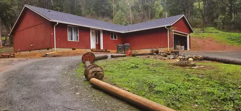 394 Lower Wolf Creek Rd, Wolf Creek, OR 97497