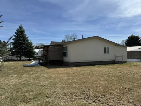 653 Riverside Dr, Burns, OR 97720 photo 4