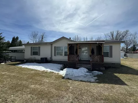 653 Riverside Dr, Burns, OR 97720 photo 2