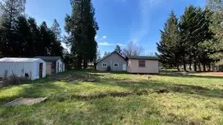 Exterior - 8225 Evans Creek Rd, Rogue River, OR 97537 photo 5 of 12