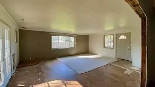 Living - 8225 Evans Creek Rd, Rogue River, OR 97537 photo 5 of 5