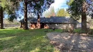 Exterior - 8225 Evans Creek Rd, Rogue River, OR 97537 photo 9 of 12