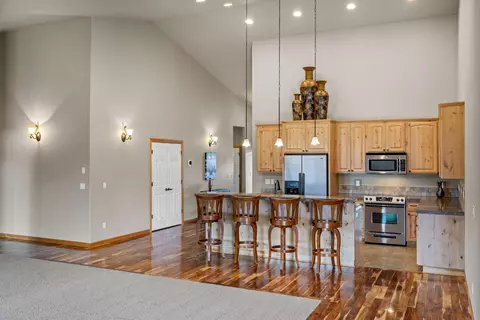1911 NW 18th St, Redmond, OR 97756