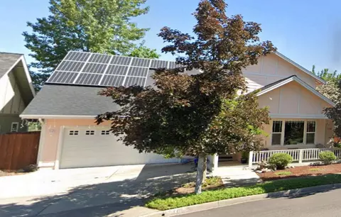 1167 Village Square Dr, Ashland, OR 97520