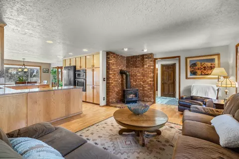 65833 Cori Way, Bend, OR 97703 photo 18