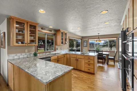 65833 Cori Way, Bend, OR 97703 photo 5