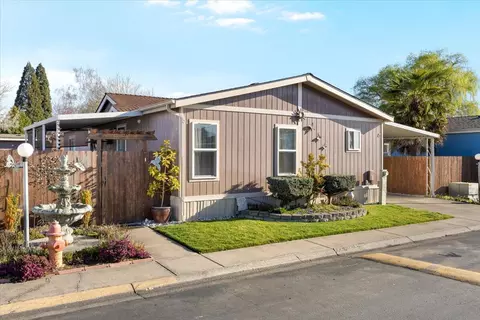 1570 S Peach St #SPC 15, Medford, OR 97501