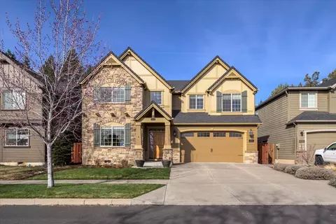 20434 Jacklight Ln, Bend, OR 97702