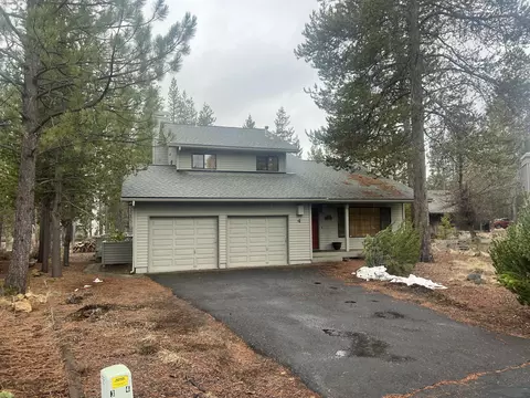 18205 Mount St Helens Ln, Sunriver, OR 97707