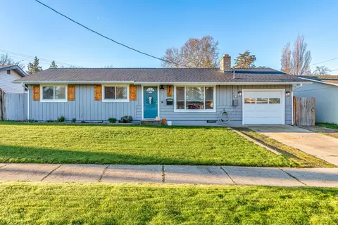 1740 Johnson St, Medford, OR 97504