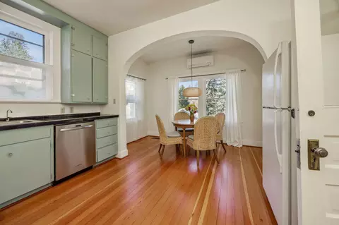 Dining - 102 Granite St, Ashland, OR 97520 photo 1 of 2