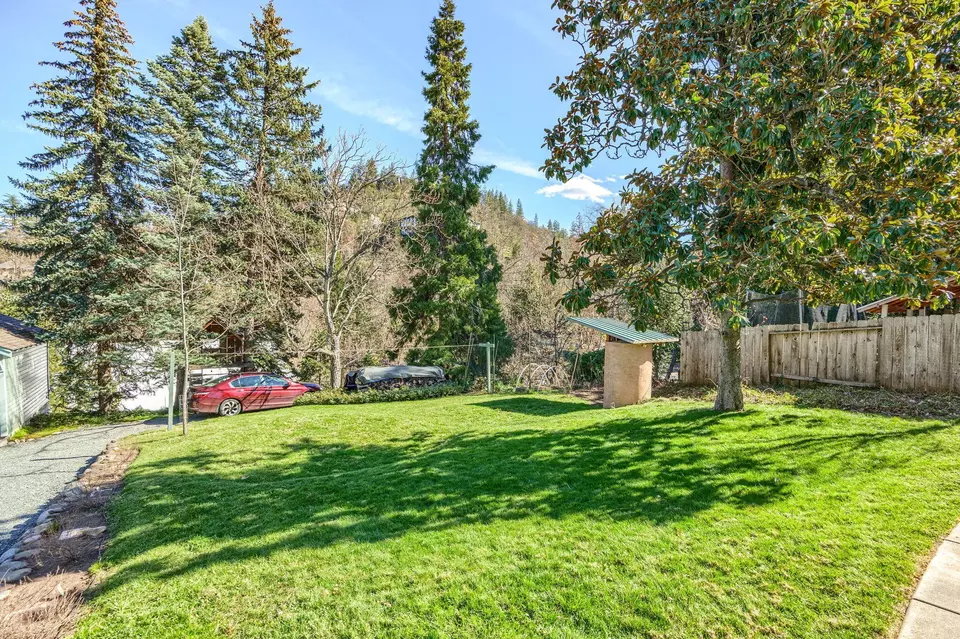 Exterior - 102 Granite St, Ashland, OR 97520 photo 11 of 13