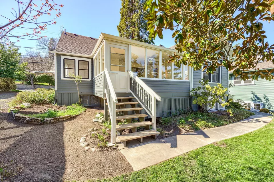 Exterior - 102 Granite St, Ashland, OR 97520 photo 10 of 13