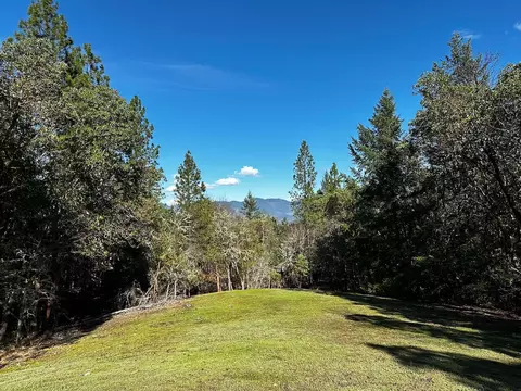 501 Wildrose Ln, Grants Pass, OR 97527
