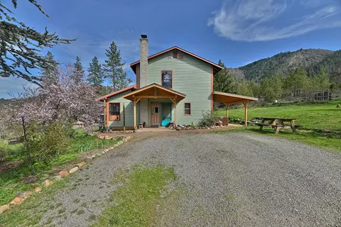 18493 Williams Hwy, Williams, OR 97544