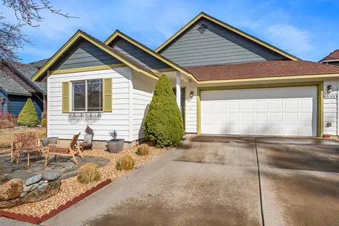 61020 Borden Dr, Bend, OR 97702