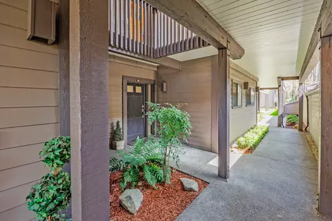 115 Rogue River Hwy #106, Grants Pass, OR 97527