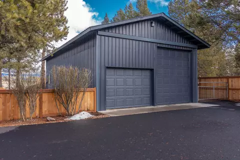 Exterior - 53010 Bridge Dr, La Pine, OR 97739 photo 5 of 11