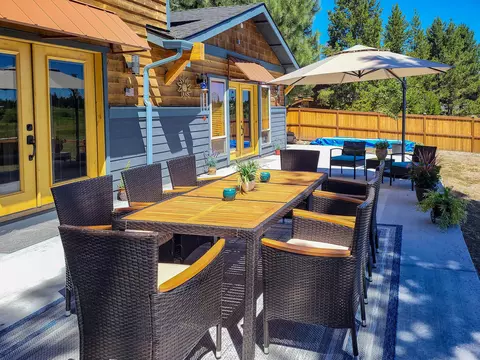 Exterior - 53010 Bridge Dr, La Pine, OR 97739 photo 6 of 11