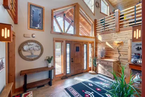 Entry Way - 53010 Bridge Dr, La Pine, OR 97739 photo 1 of 3