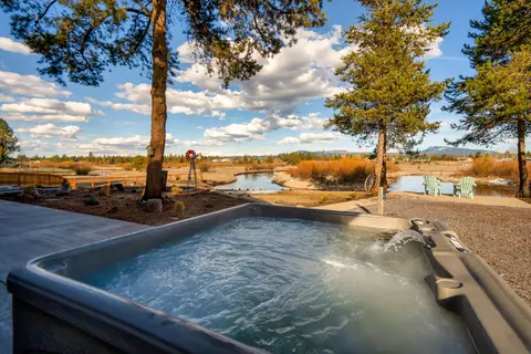 View/Area - 53010 Bridge Dr, La Pine, OR 97739 photo 4 of 12