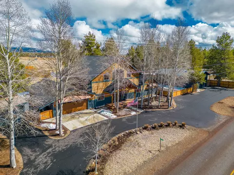 View/Area - 53010 Bridge Dr, La Pine, OR 97739 photo 8 of 12