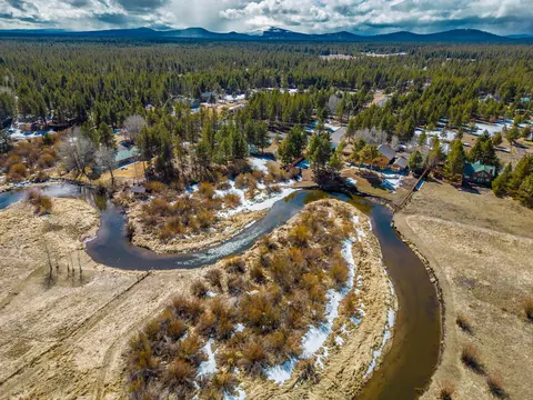 View/Area - 53010 Bridge Dr, La Pine, OR 97739 photo 11 of 12