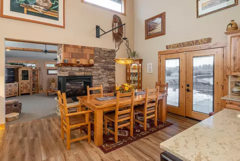 Dining - 53010 Bridge Dr, La Pine, OR 97739 photo 2 of 2