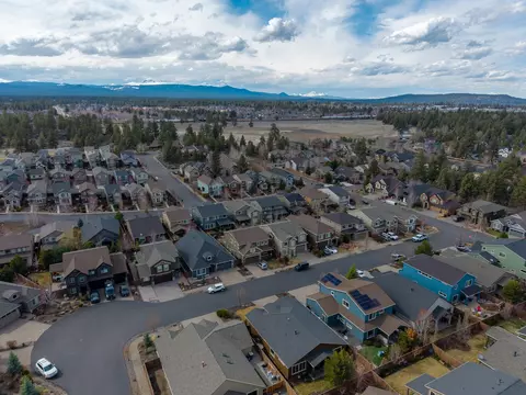 61048 Manhae Loop, Bend, OR 97702 photo 52