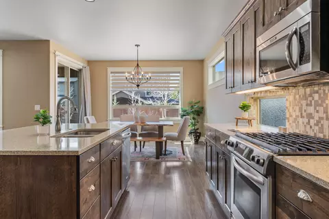 61048 Manhae Loop, Bend, OR 97702 photo 17